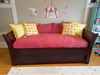 Trundle Sleigh Bed with 1 Mattress