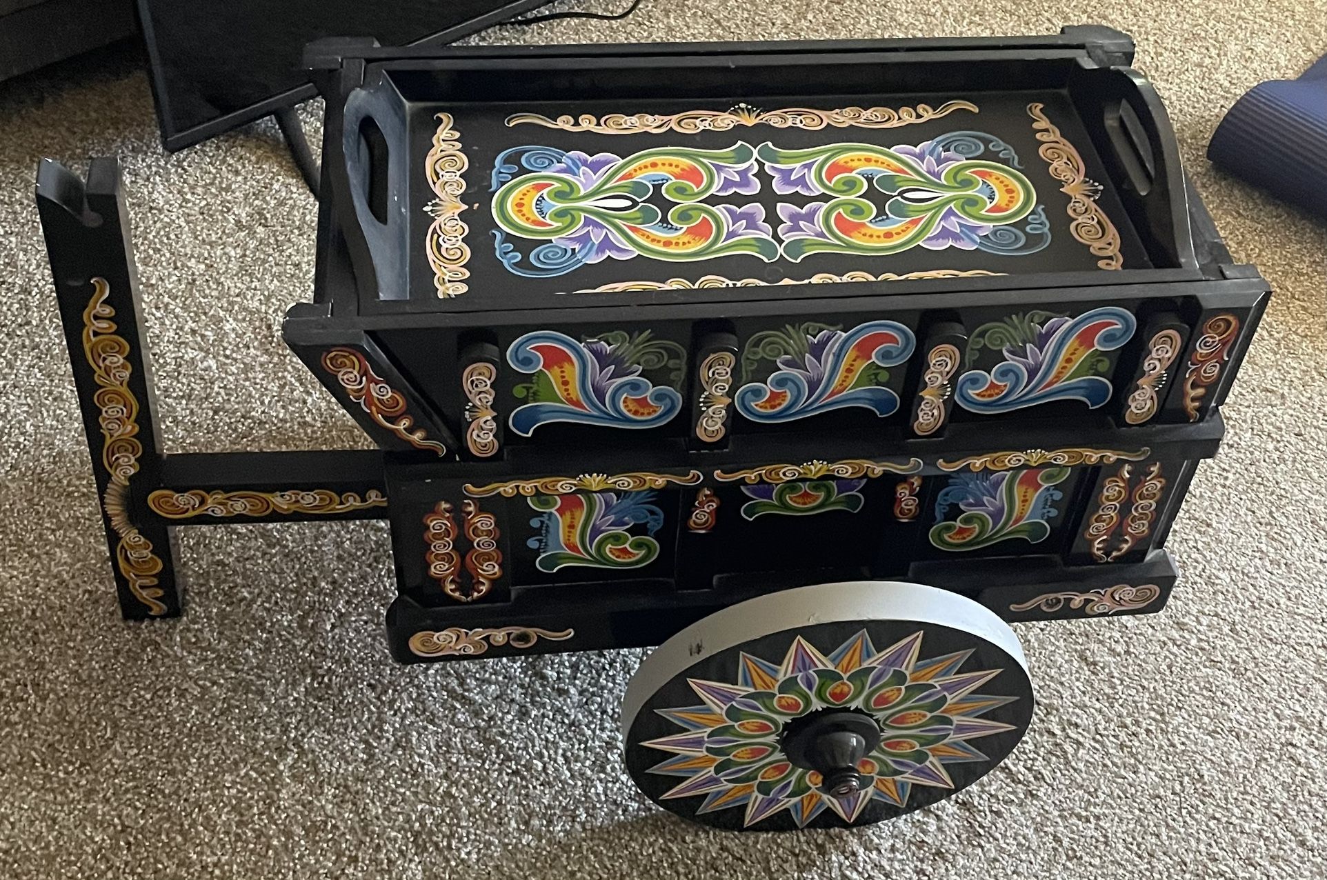 Hand-painted Costa Rican Decorative Oxcart – Artisan Piece Carreta típica costarricense decorativa – pintada a mano