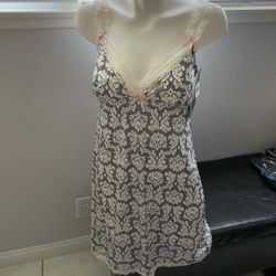 Marilyn Monroe nighty NWT Large