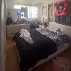 Bedroom Furniture Set