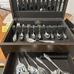 56 pieces set REED and BARTON korea internatoon silverplate