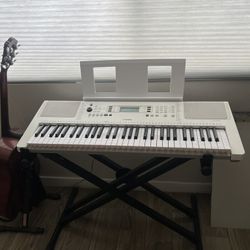 Yamaha EZ 300 61 Key Keyboard