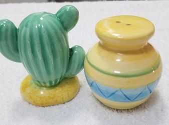 Southwestern salt & pepper Shakers
