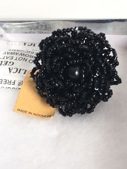 PRETTY LADIES HANDMADE RING SIZE 8 STRETCHY