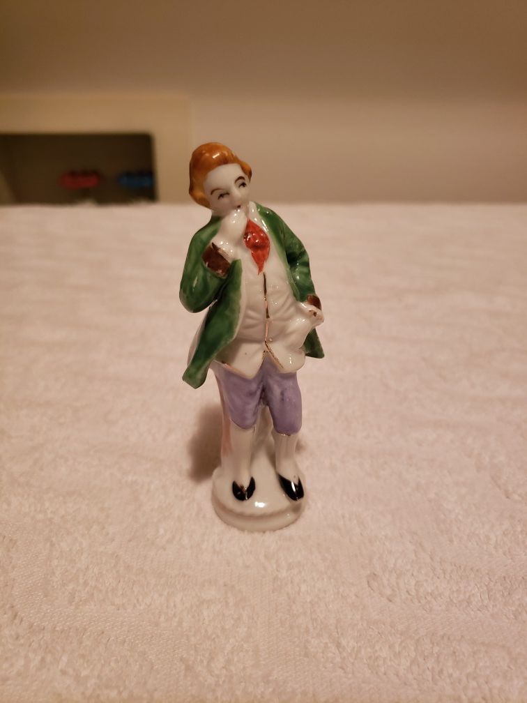 Tiny Porcelain Statue with Big Collection Value.