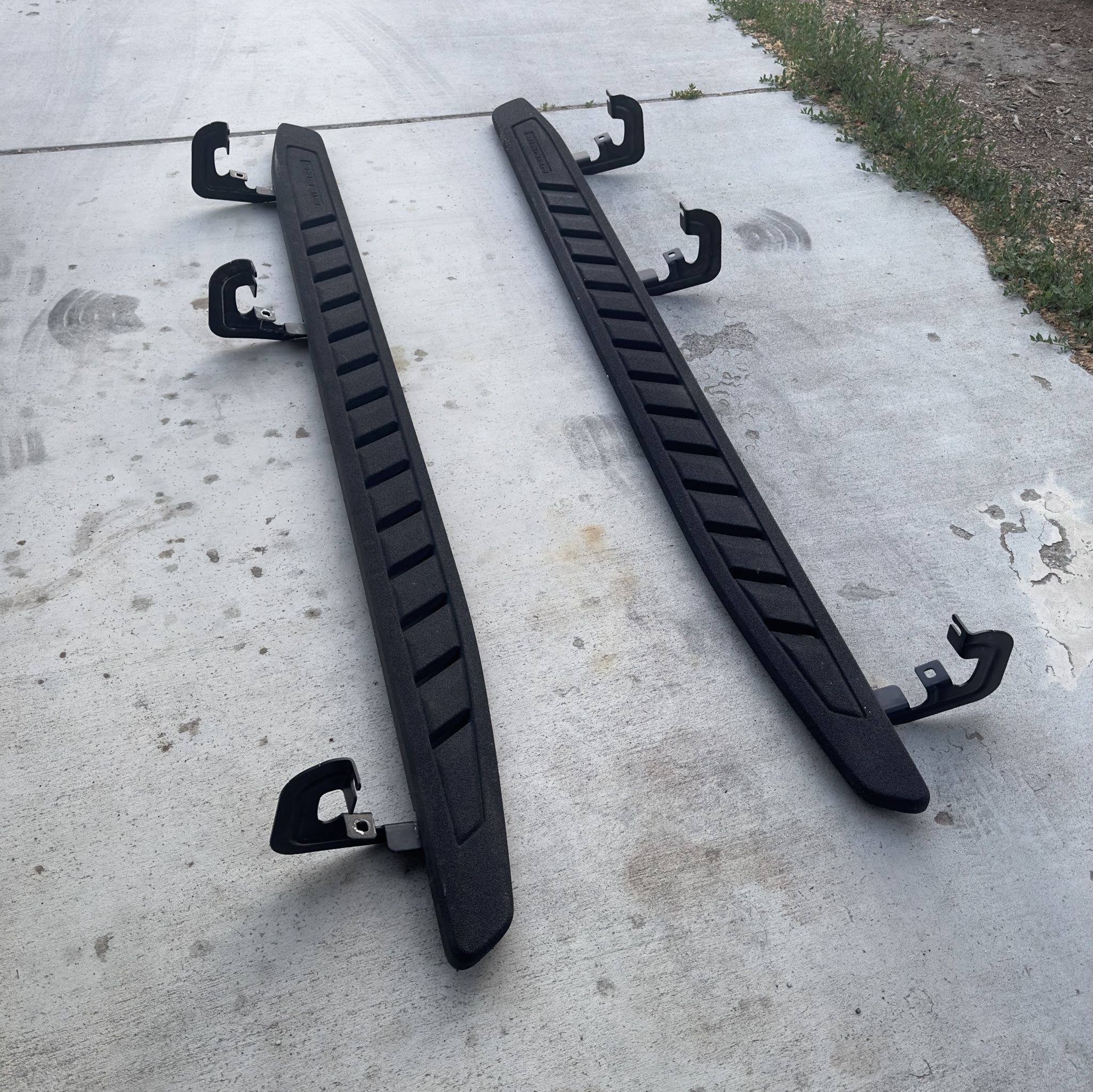  Truck Running Boards with Textured Coating 