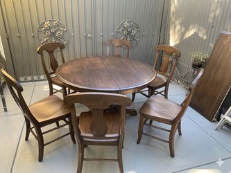 Dining kitchen table
