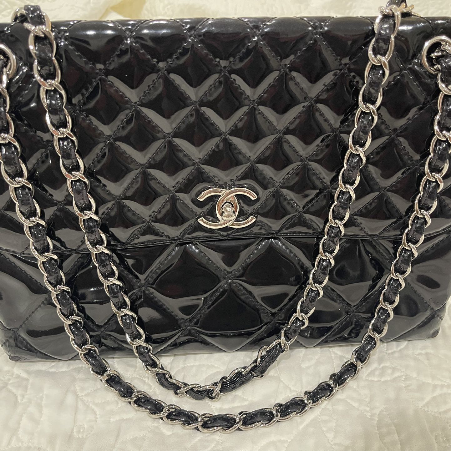 Chanel Single Flap Quilted Bag for Sale in Pasadena, CA - OfferUp