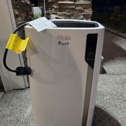 As Is: De'Longhi Portable Air Conditioner, Dehumidifier, Fan & UV-Carelight, 14000 BTU + UV CARE, White