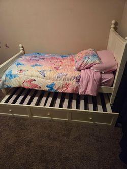 Twin trundle bed