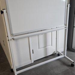 ROLLING WHITE BOARD 