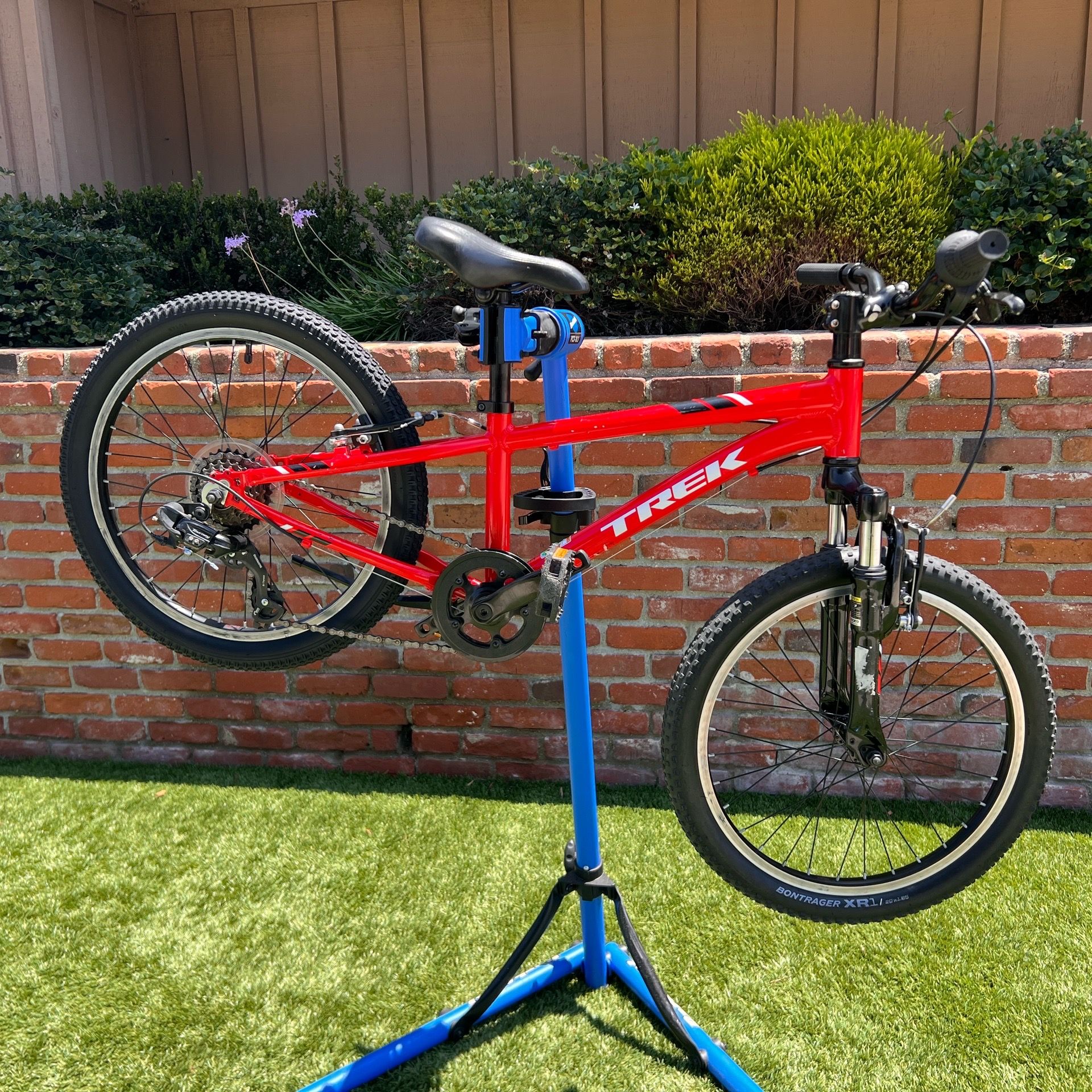Trek 20 inch mountain bike kids
