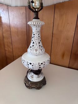 Vintage White Ceramic Table Lamp
