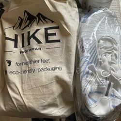 HIKE SHOES WOMAN'S SIZE 8 1/2