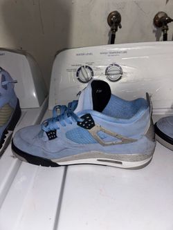 Jordan 4 unc blue