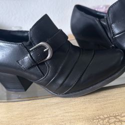 Black Shoes Size 7
