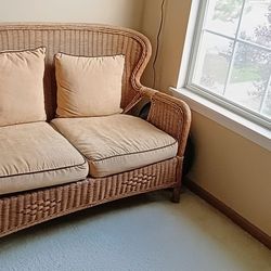Vintage Rattan Wicker Indoor Outdoor Patio Couch Loveseat with Cushions Loft Family Room Garage  see our other great vintage jewelry art antiques spor