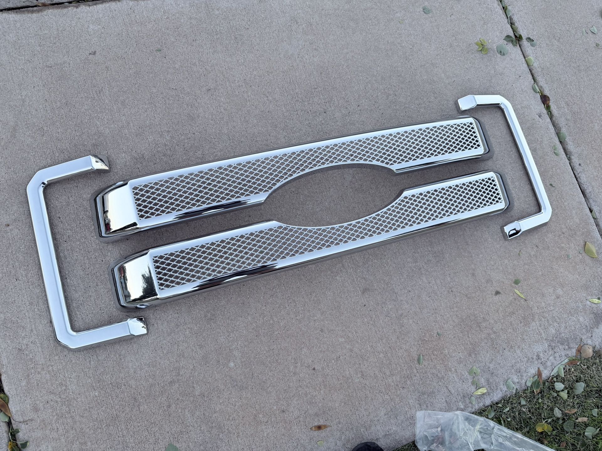 11 to 16 F250 Super Duty Chrome Grill Overlay Covers