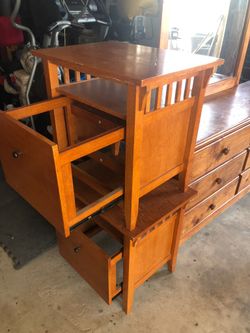Dresser W/mirror 2 Night Tables And 2 Side Tables 