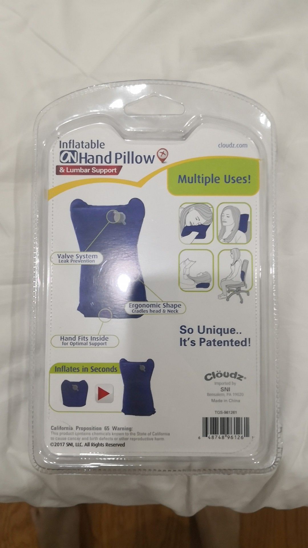 Travel inflatable pillow