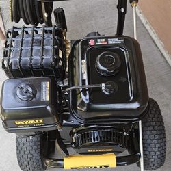 DEWALT PRESSURE WASHERS 4400PSI-4.0GPM  100 IN DE MANGUERA GAS 