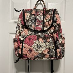 VERA BRADLEY FULL SIZE BACKPACK.  VERY LIGHTLY USED.  GREAT CONDITION.