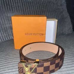 Giving You The BEST DEAL for This Designer BELT Size 30-33!