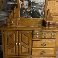 American Heirloom Full Size bedroom set