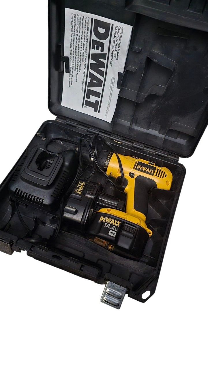 DEWALT 14.4V Cordless Drill Driver Kit w/ 2 Batteries & Charger- Working