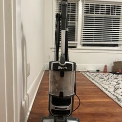 Shark Navigator Lift-Away Vacuum 