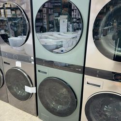 LG WashTower Single Unit ELECTRIC with Center Control 4.5 cu. ft. Front Load Washer and 7.4 cu. ft. Dryer with TurboSteam $1099 