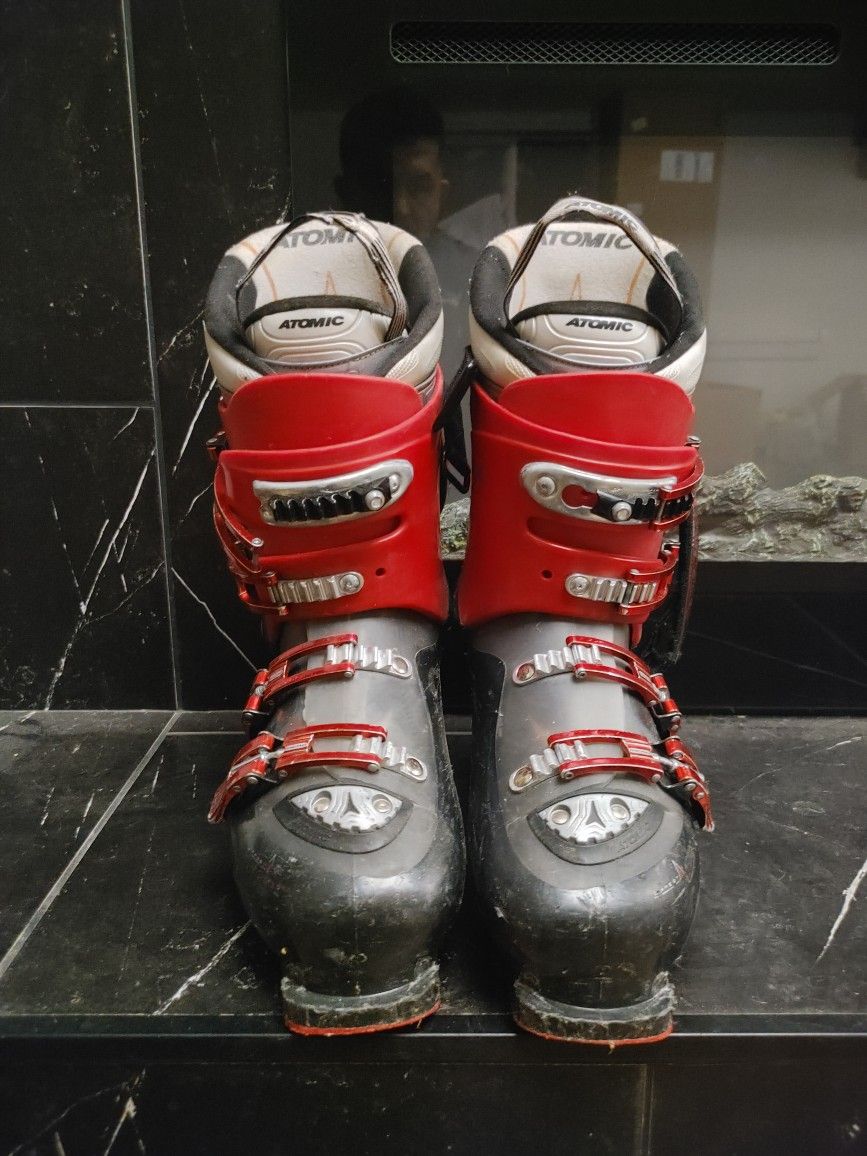 Atomic B-Tech Series 80 Ski Boots – Mondo 29.5–30 (MSRP: $299)