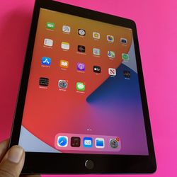 128GB Apple Ipad 5th Generation (9.7” Retina / Touch ID/ latest iOS 15) with complete Accesories (32GB $239) 