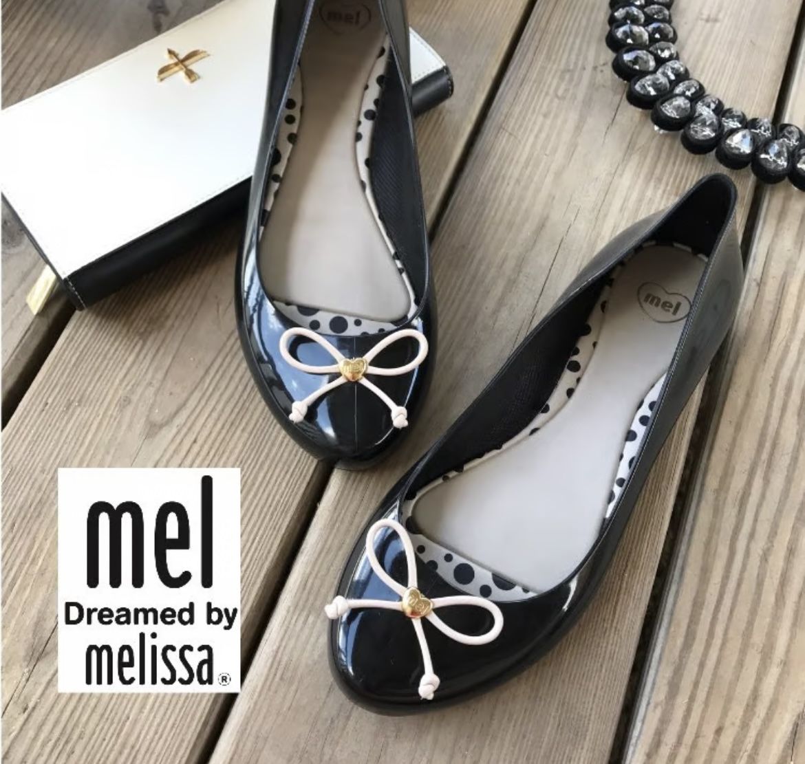 Mel dreamed by Melissa Pop Bow 2 Flats. Size 8