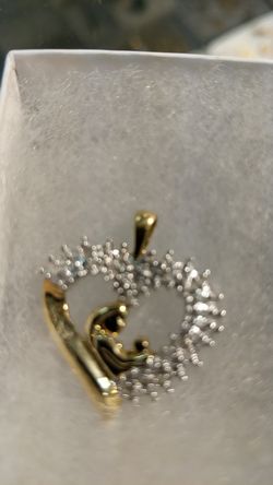 DIAMOND HEART PENDANT