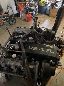4.7L Engine w/Exhaust System