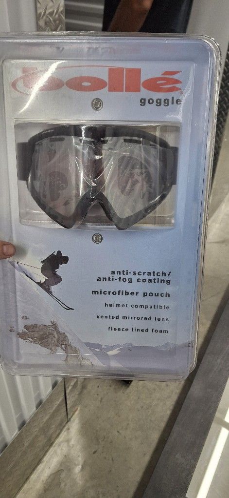 Snowboarding, Helmet Compatible BOLLE goggles