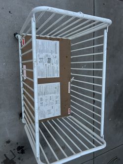 Baby Crib ! Not Free!! Need Gone ASAP! Make Me An Offer!!