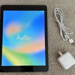 Apple 128GB iPad 5th Generation 9.7” Screen A1822  WiFi Excellent Condition