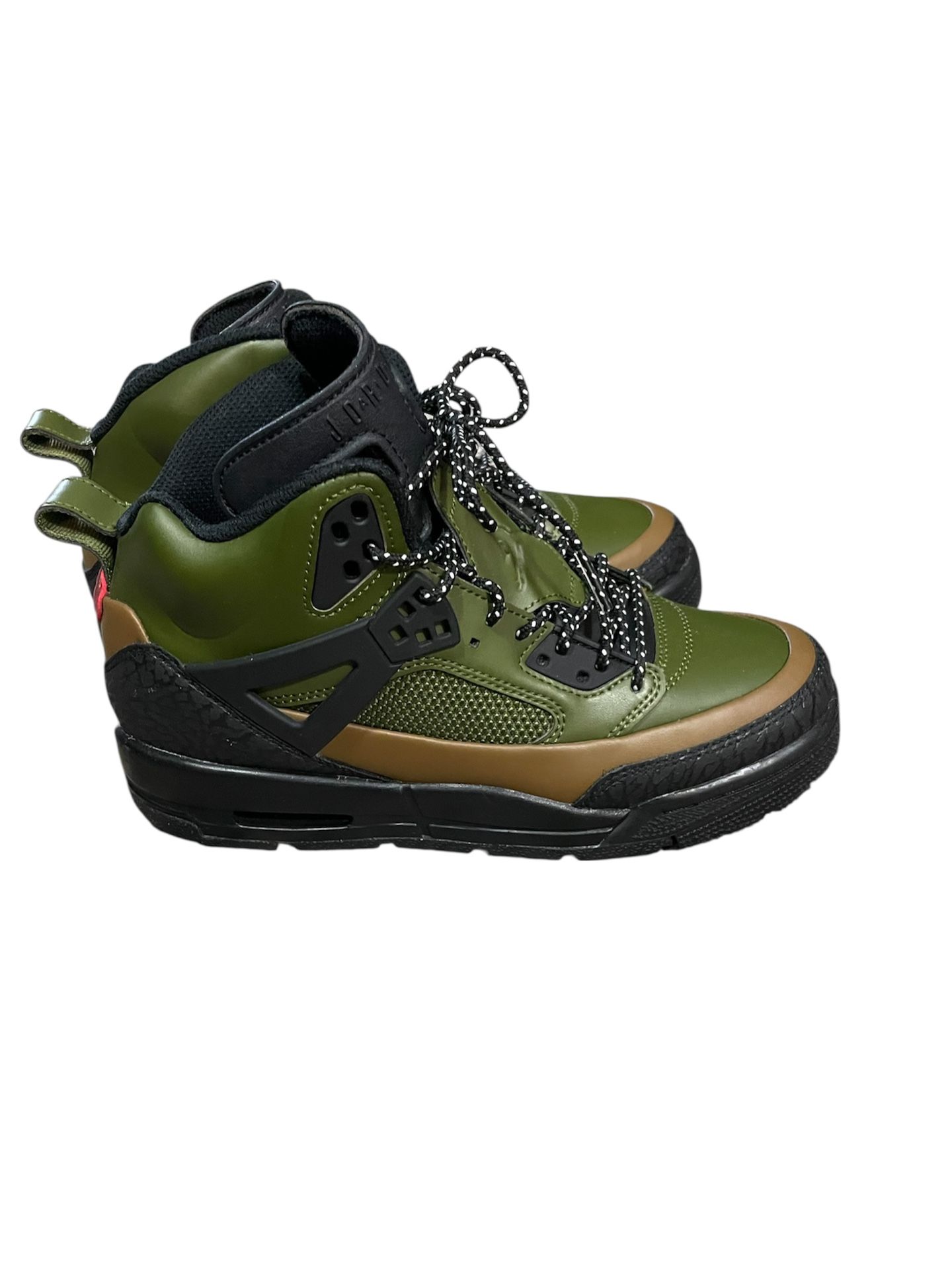 2 Pairs of almost New Jordans For 100$