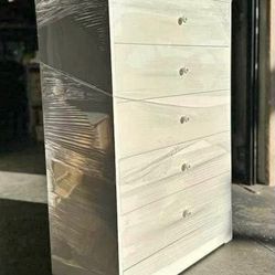 Five drawers dresser