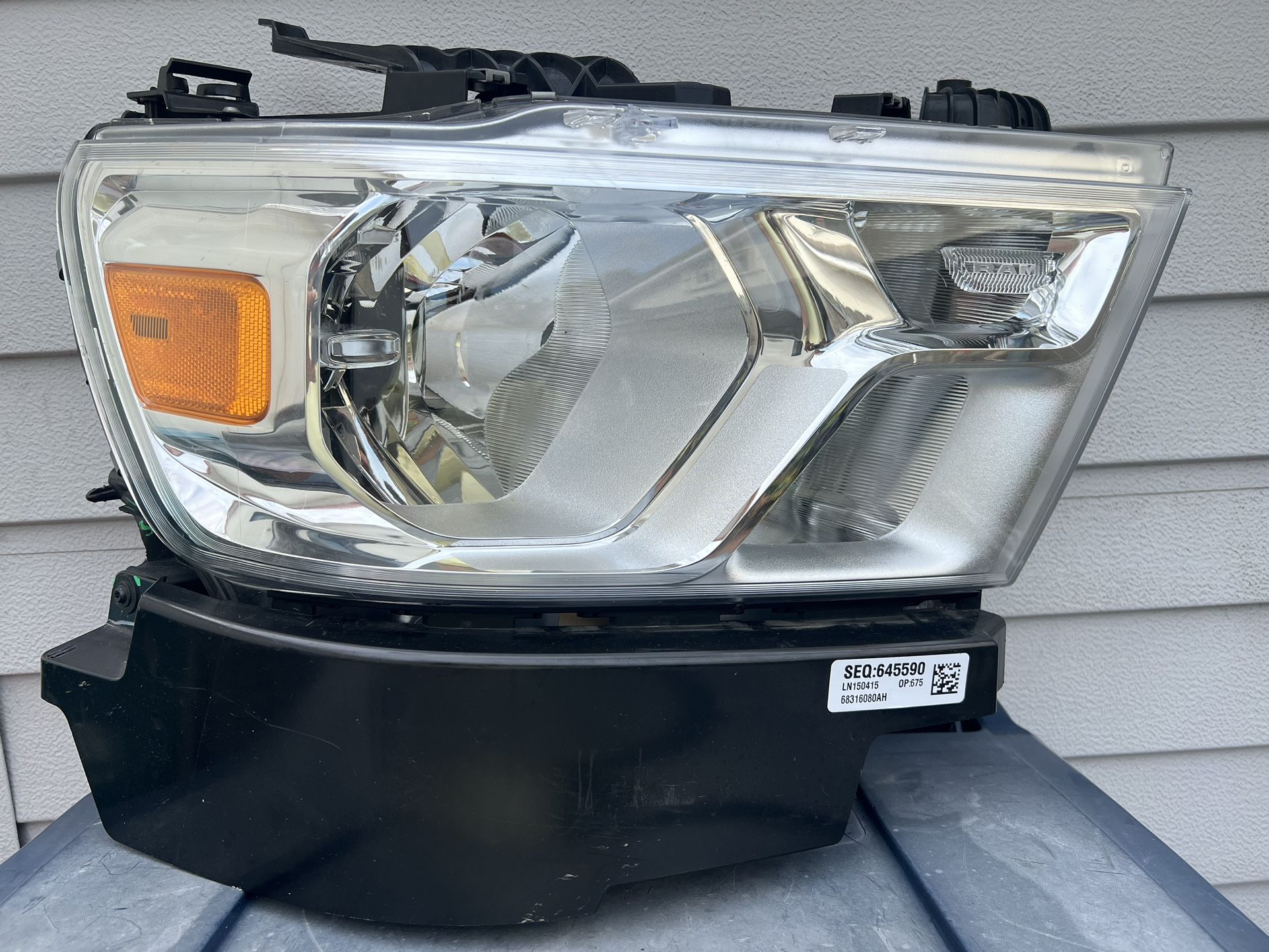 RAM 1500 Long Horn 2019 Front Right Headlight