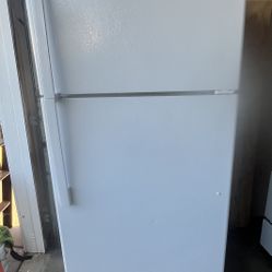 General Electric Refrigerator 17.5 Cu. Ft.
