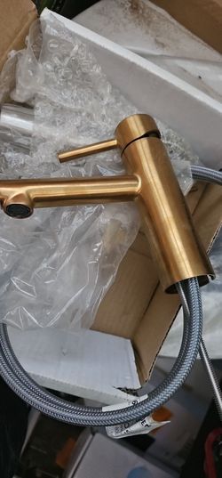 Moen Align Single Handle Faucet with Optional Deckplate In Brushed Gold