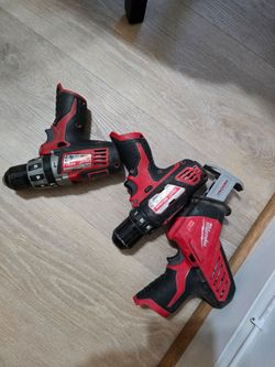 Milwaukee driver drill set