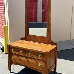 Antique Dresser/mirror