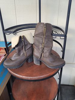 Ladies Boots Size 7