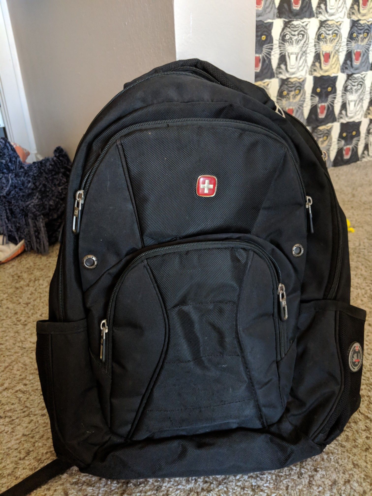 black Swiss gear laptop backpack