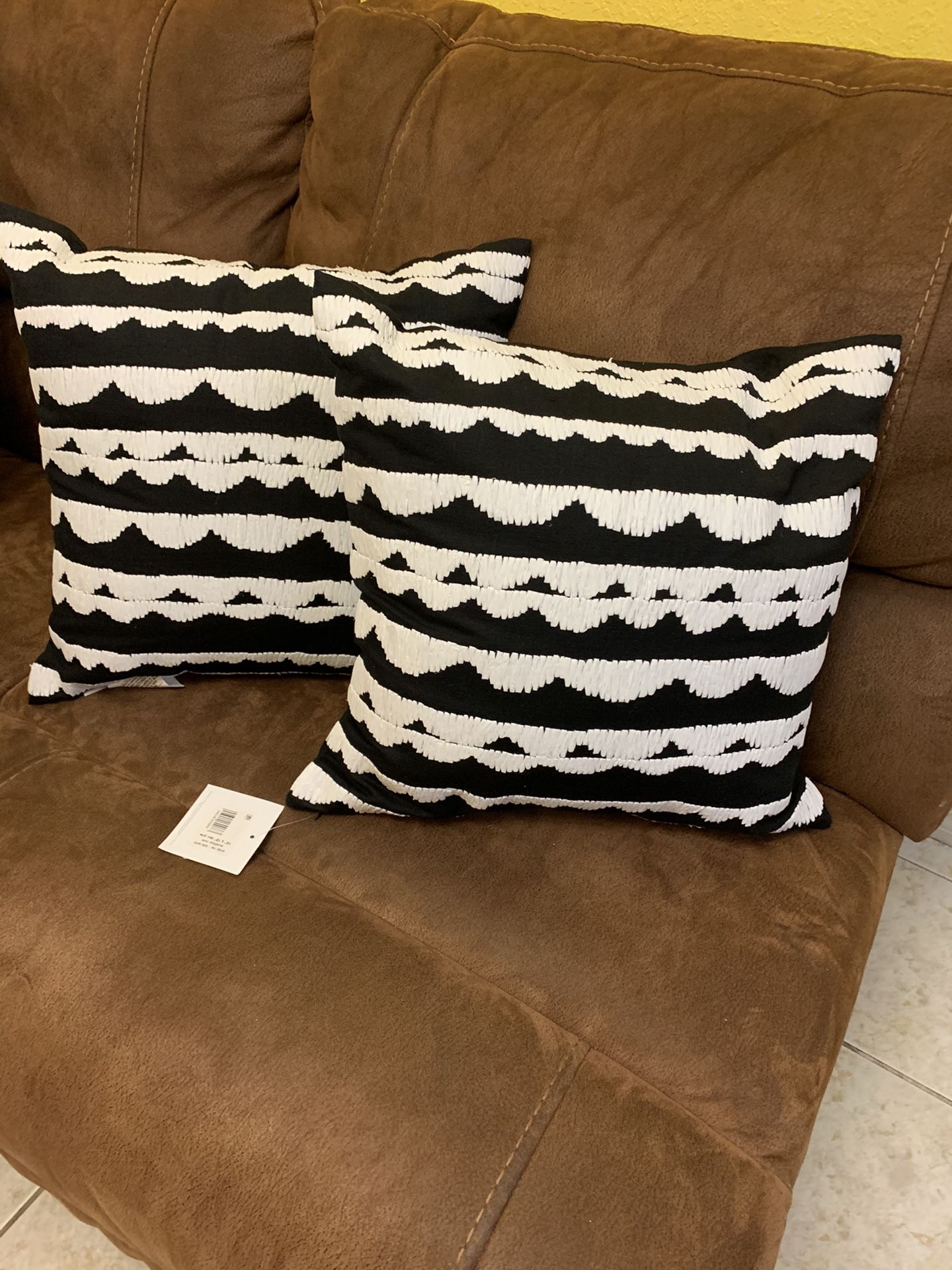 (Brand New)Kate Spade Decorative Pillows x2