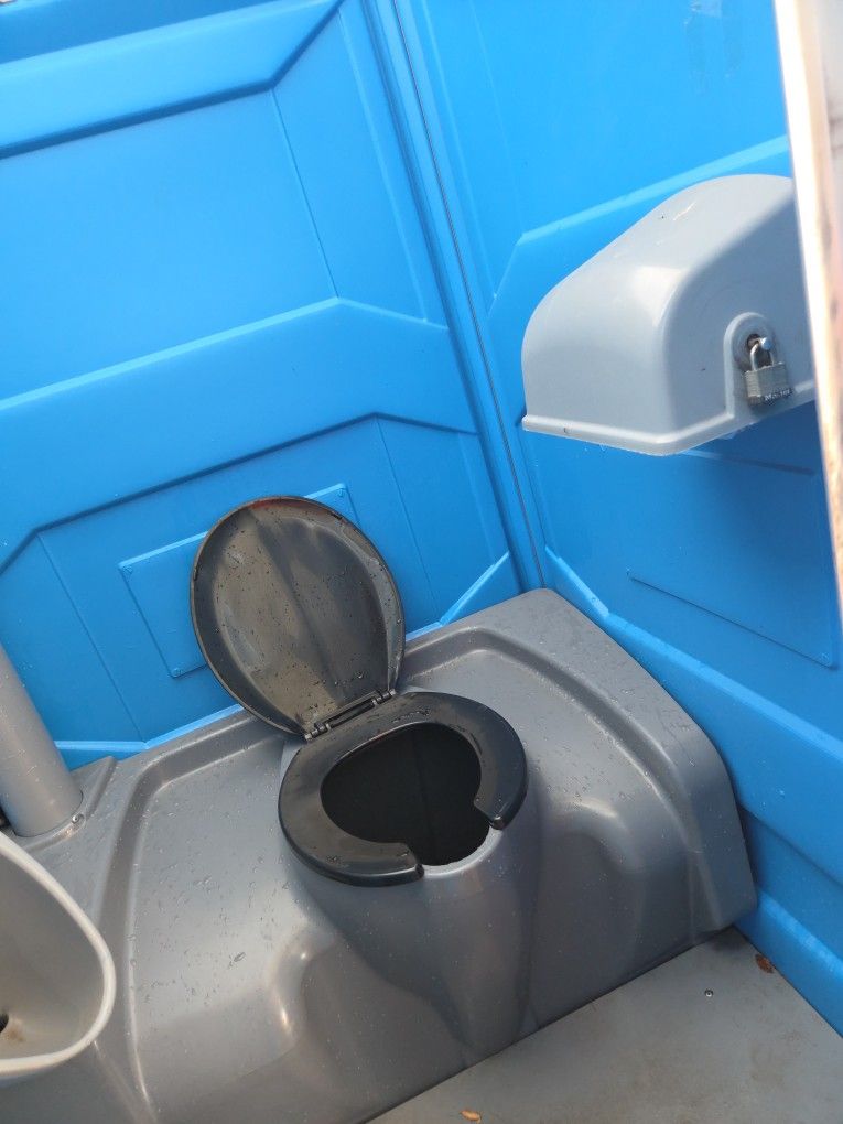 Portable Restroom Porta Potty Baños Portátiles